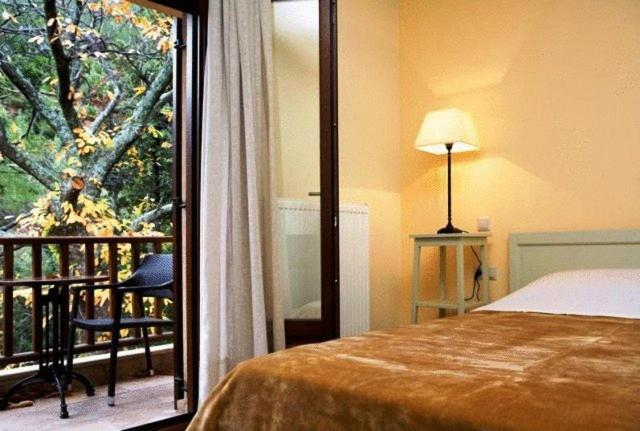 Отель La Casa Rossa Принос Экстерьер фото